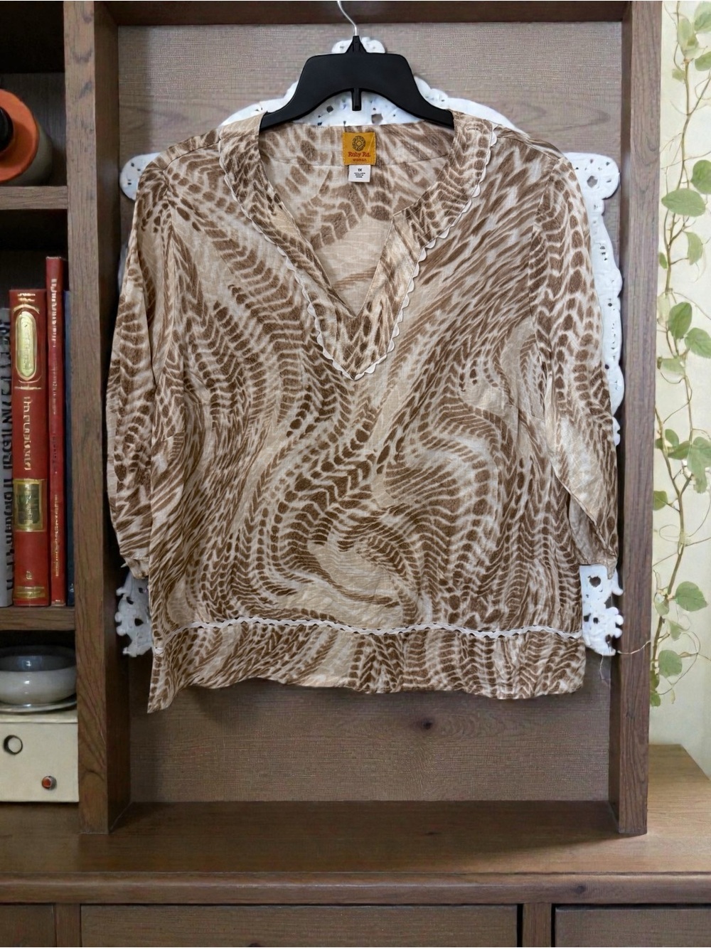 Ruby Rd. Brown & Beige Swirl V-Neck Blouse 100% Linen